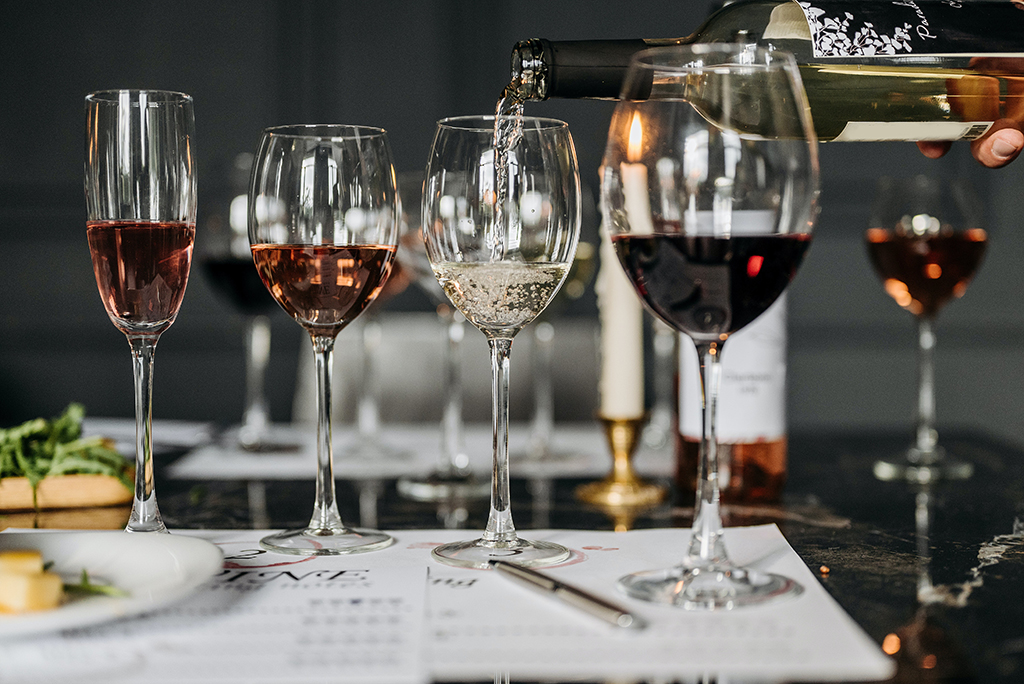 The different kinds of wine glasses